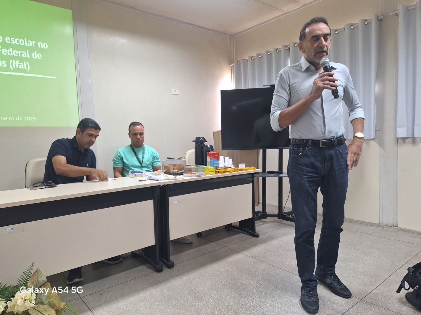 Ifal realiza reunião de planejamento para implantação da alimentação escolar