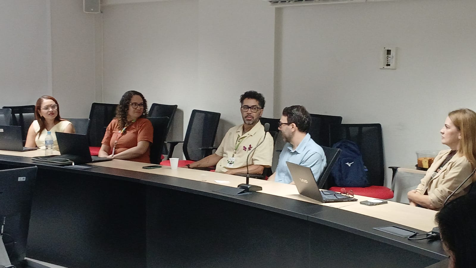 Durante o encontro, a equipe de Minas Gerais conversa sobre iniciativas de alimentação e nutrição desenvolvidas pelo o Ifal.jpeg