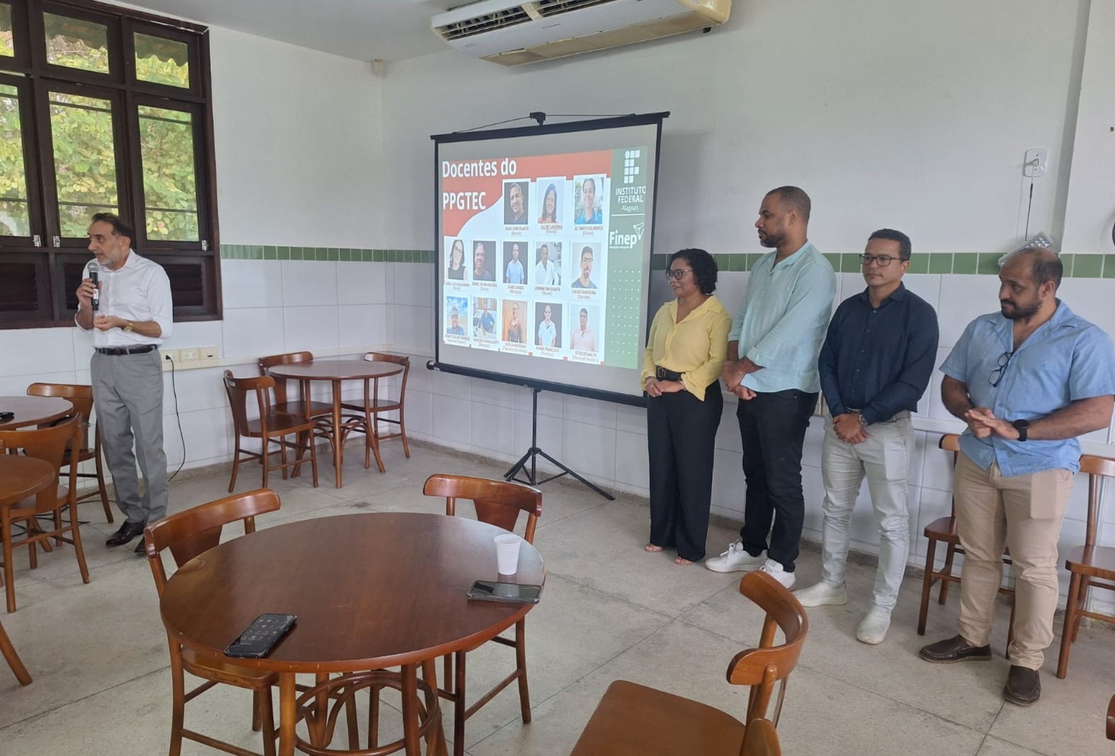 Docentes são reconhecidos pela contribuição ao mestrado