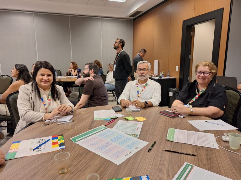 Cledilma Costa e Patrícia Borsato representaram Pró-reitoria de Ensino no Encontro da Rede APE.jpeg