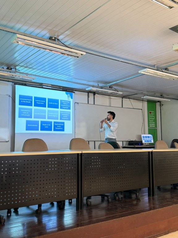 Curso sobre Processo Administrativo de Responsabilização (PAR) foi ministrado pelo auditor federal Ruan Carlos Albergaria D’Ávila, da Controladoria-Geral da União (CGU), integrante da Coordenação-Geral de PARs (COSEP/CGU).