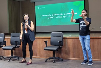 Diretora de Gestão de Pessoas, Adriana Nogueira, apresenta equipe e as atribuições da diretoria