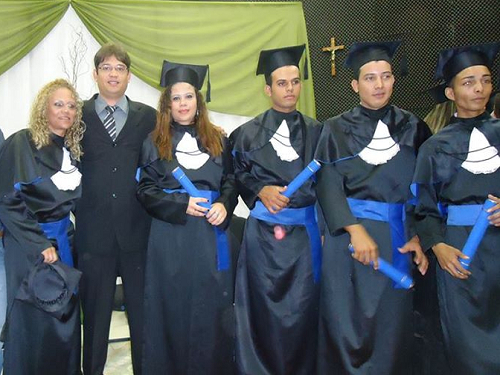 Em 2013, Ainda no Campo Novo do Parecis, Mato Grosso, Magno foi homenageado por turma de Técnicos em Agropecuária.png
