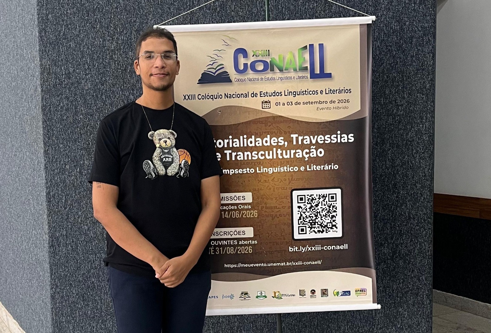 Estudante do Pibid apresentou trabalho sobre práticas pedagógicas na área de Letras