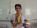 Entre as medalhas conquistadas por Leonardo Marinho está um ouro na categoria Nível 4 - para estudantes de nível superior.JPG