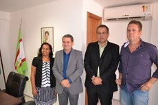 Reunião entre o reitor Sérgio Teixeira e dirigentes do Sindjornal