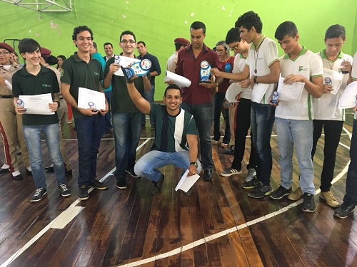 Ainda que no Campus Satuba, José Roberto Teixeira continuou orientando Eduardo e alunos de outros campi para participar da OBMEP.jpeg