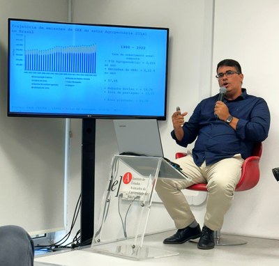 No Rio de Janeiro, Stoécio Malta apresenta artigo “Initial guidelines and constraints for integrated systems to promote soil carbon sequestration in Brazil's semi-arid region.jpeg