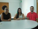 A Pró-reitora Eunice Palmeira e a equipe do NIT, Danielle Clara e  Danillo Souza, auxiliam os pioneiros na prospecção e patenteamento de produtos do Ifal.JPG