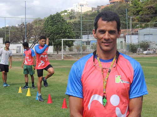 Newton César é responsável pela equipe de Atletismo do Campus Maceió desde 2012.JPG