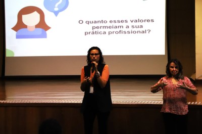 Adriana Nogueira reforçou que servidores não devem fazer apenas o que gostam, mas o que a missão institucional exige.JPG
