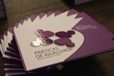 Iniciativa da Secretaria de Políticas para as Mulheres tem como objetivo estimular um ambiente de trabalho mais igualitário para homens e mulheres, considerando também a questão racial