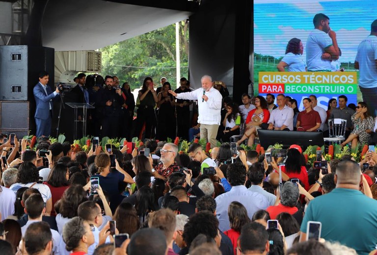Reitor e pró-reitoras do Ifal participam de inauguração de campus da Rede Federal com presidente Lula
