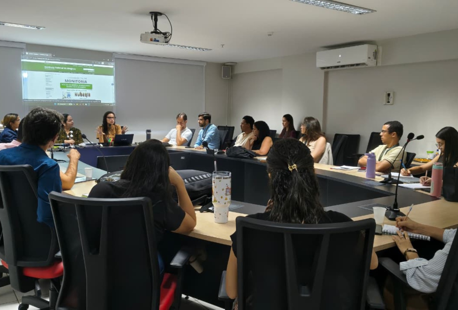 Reunião foi realizada na sede da Reitoria