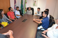 Marcelo Feres em reunião com representantes estudantis