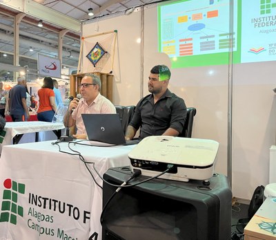 Narsh Domarques e Vitor Vitalino apresentam iniciativas de cooperação na entre tecnologias e turismo.jpg
