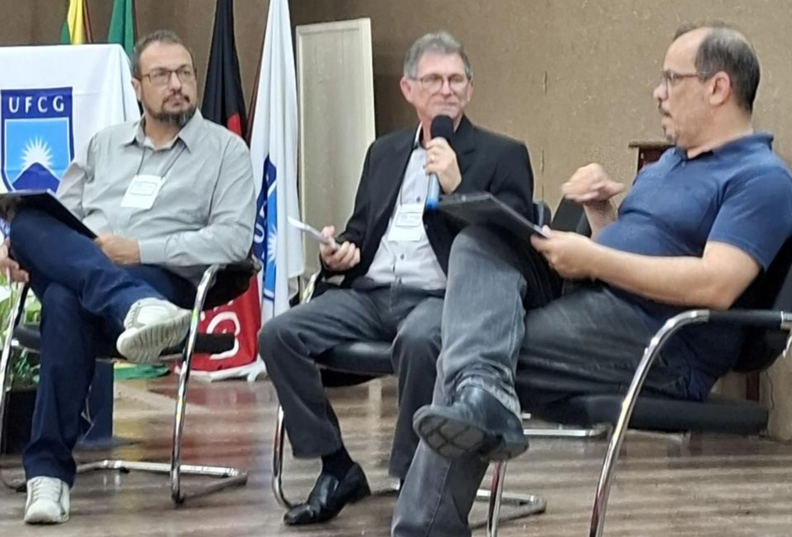Coordenador do comitê participou de uma mesa redonda